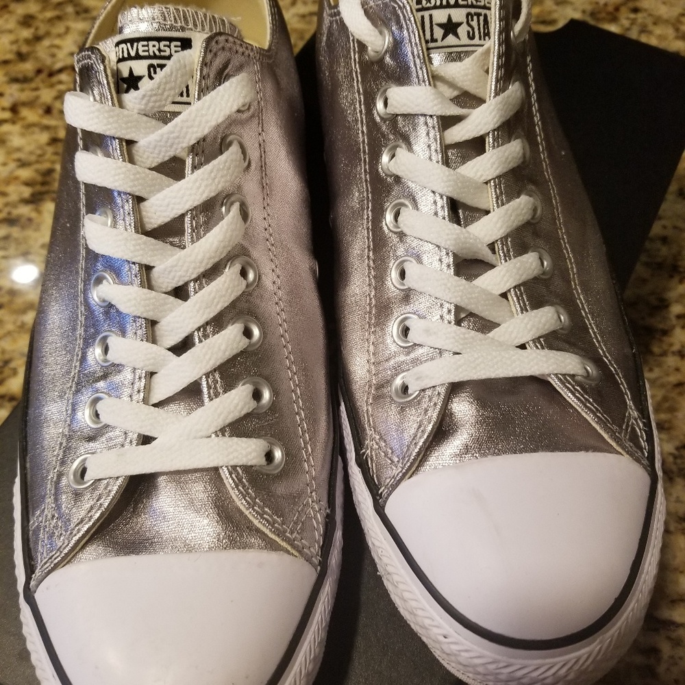 Converse shoes - Picture 3 of 5